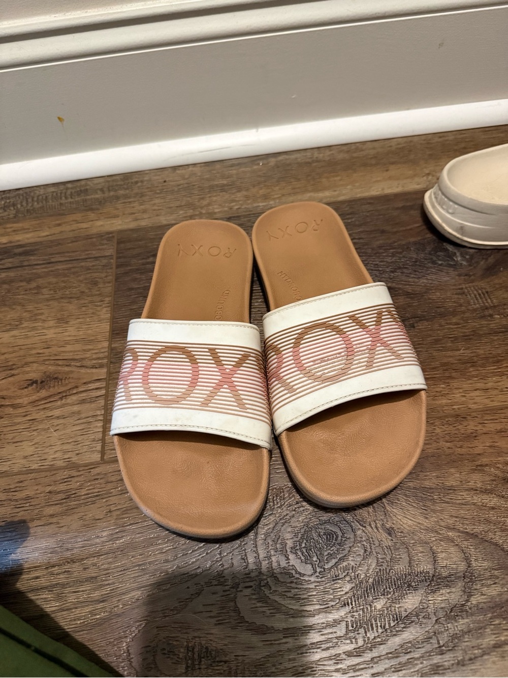 Roxy Women's White & Tan Slide Sandals Size 8